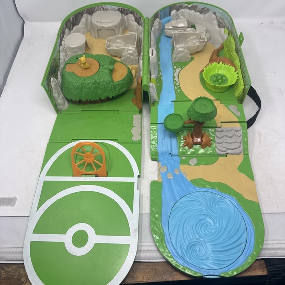 Pokemon Backpack Carry Case Playset w Pikachu Figure - Picture 2 of 15